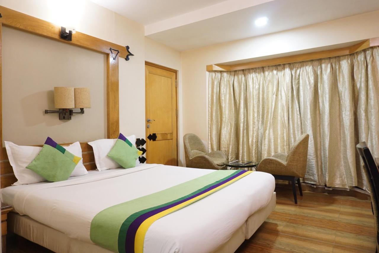 Deccan 8 Pune Exterior photo